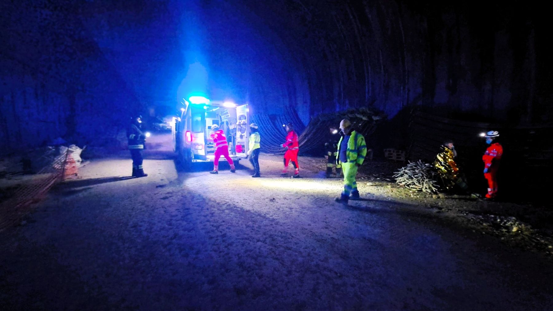 immagine AAT 118 di Brescia in prima linea nell’esercitazione in galleria a Sarezzo