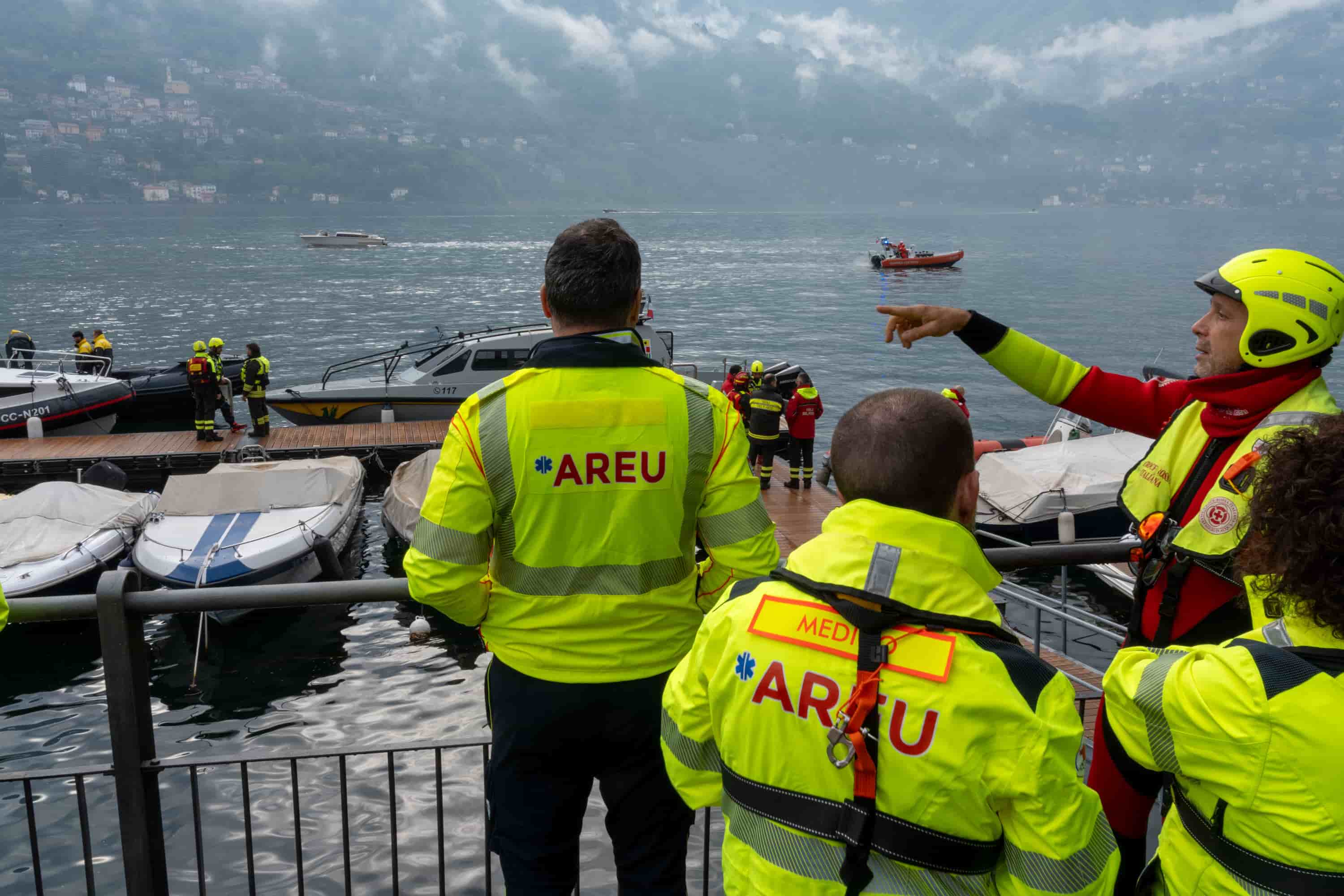 immagine Esercitazione aeronavale sul lago di Como